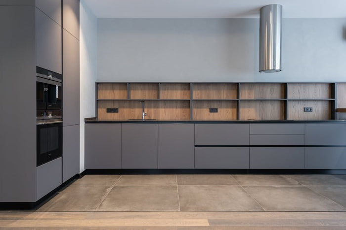 5 Tips for Achieving Efficient Kitchen Organization with Innovative Storage Solutions